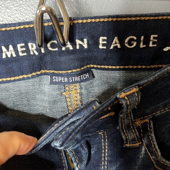 America Eagle Super Hi-Rise Dark blue Ripped Jegging Size 2 Reg - Picture 6 of 8